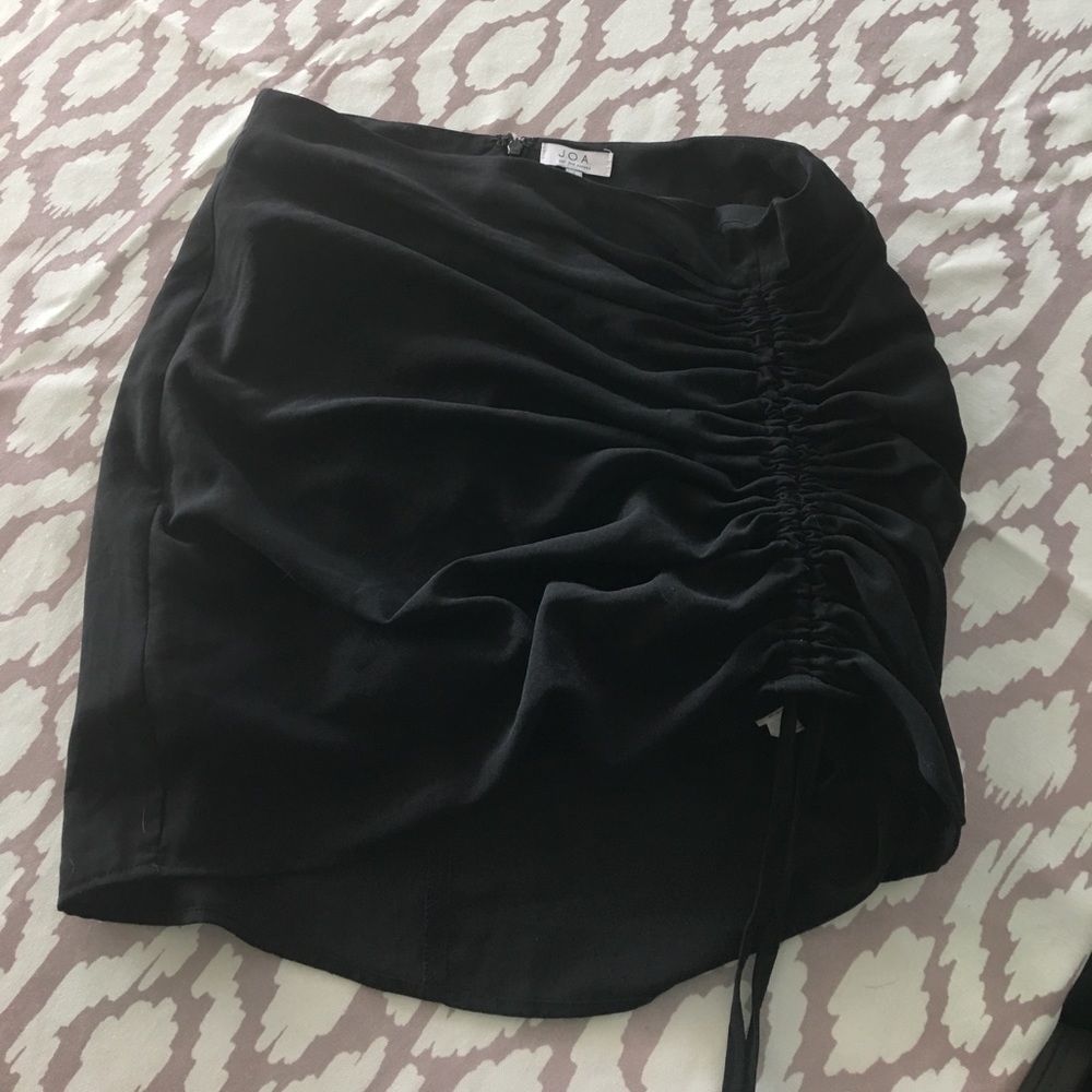 Mini scrunch skirt. J.O.A